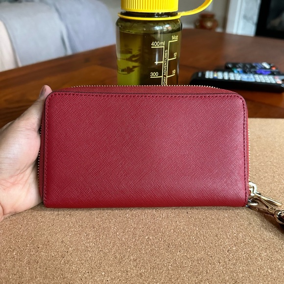 Michael Kors Leather Full Zip Around Wallet & Wrislet, Red, Large - Picture 2 of 15